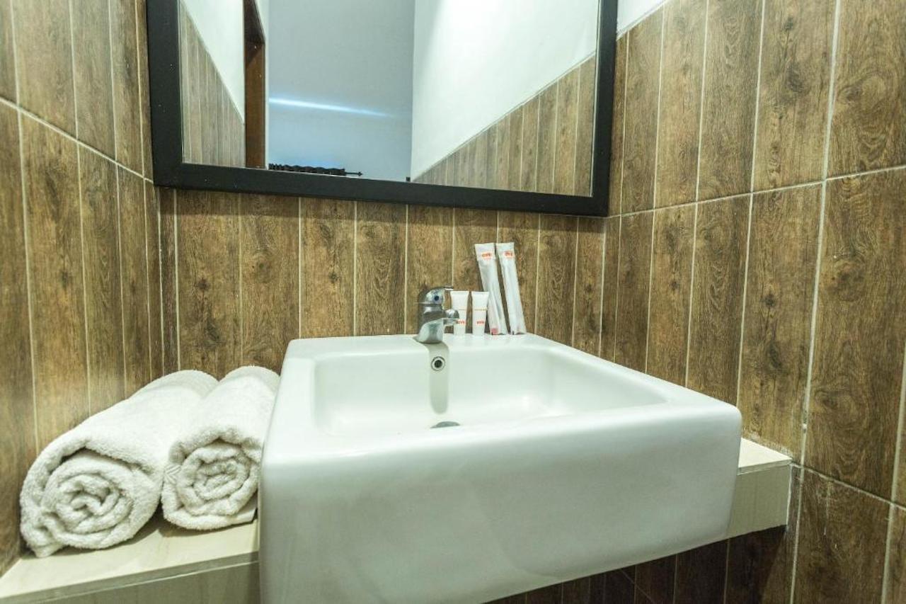 Hotel Bumi Aditya Senggigi Esterno foto