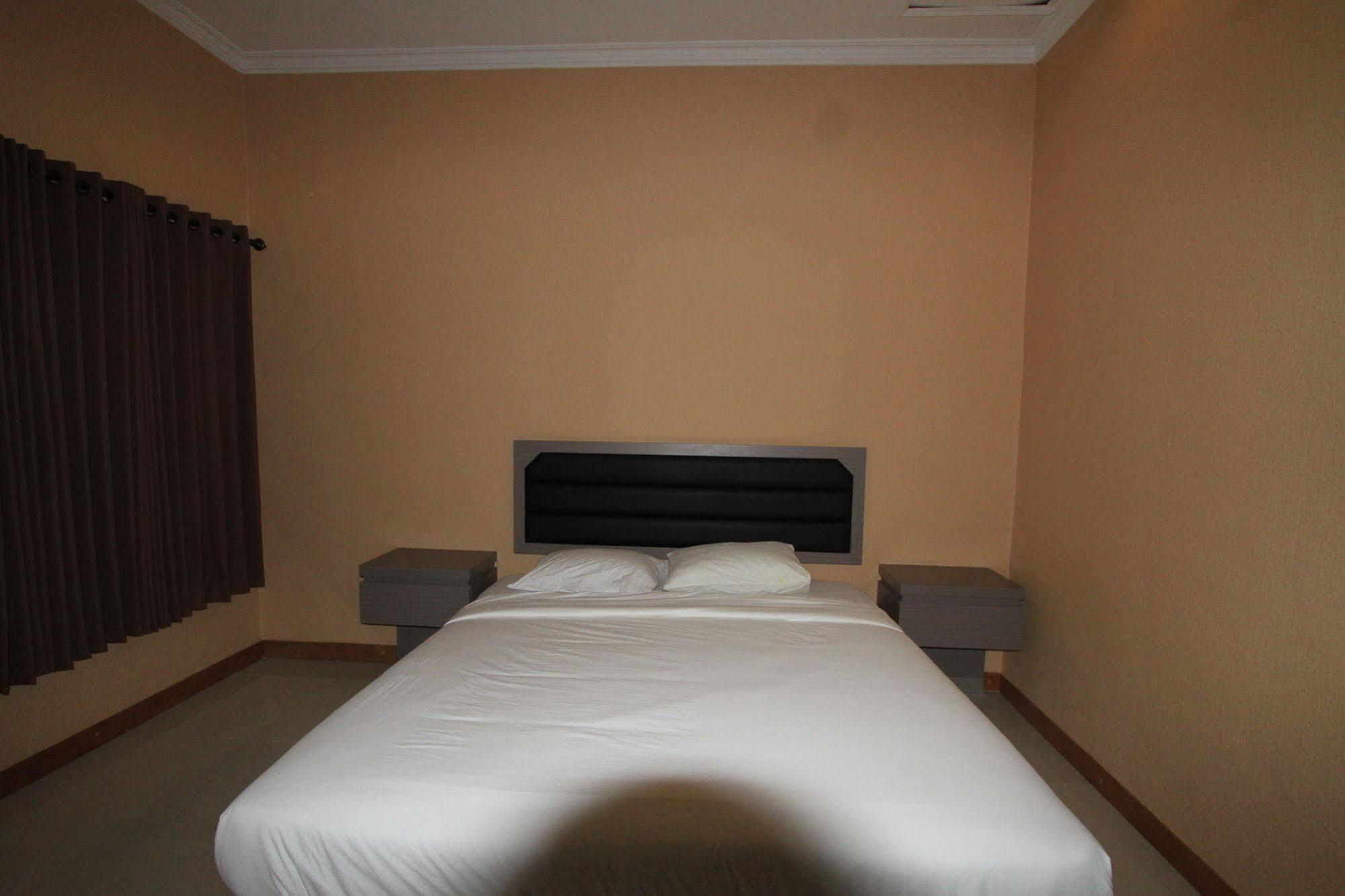 Hotel Bumi Aditya Senggigi Esterno foto