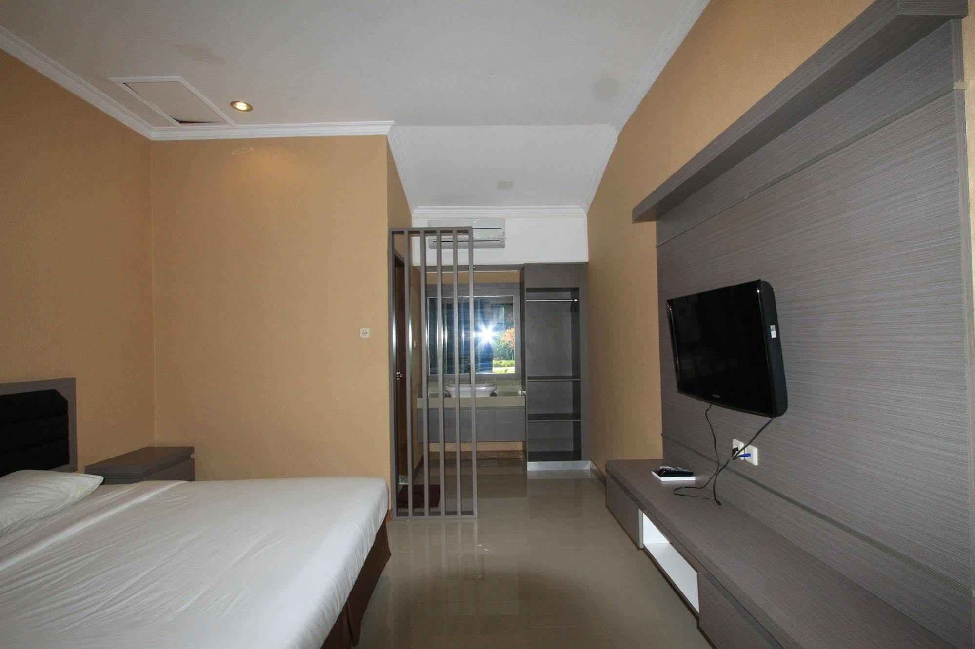 Hotel Bumi Aditya Senggigi Esterno foto