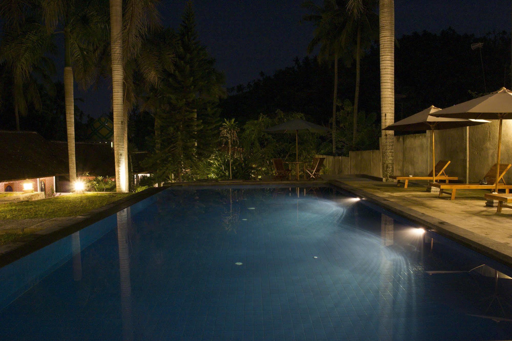 Hotel Bumi Aditya Senggigi Esterno foto
