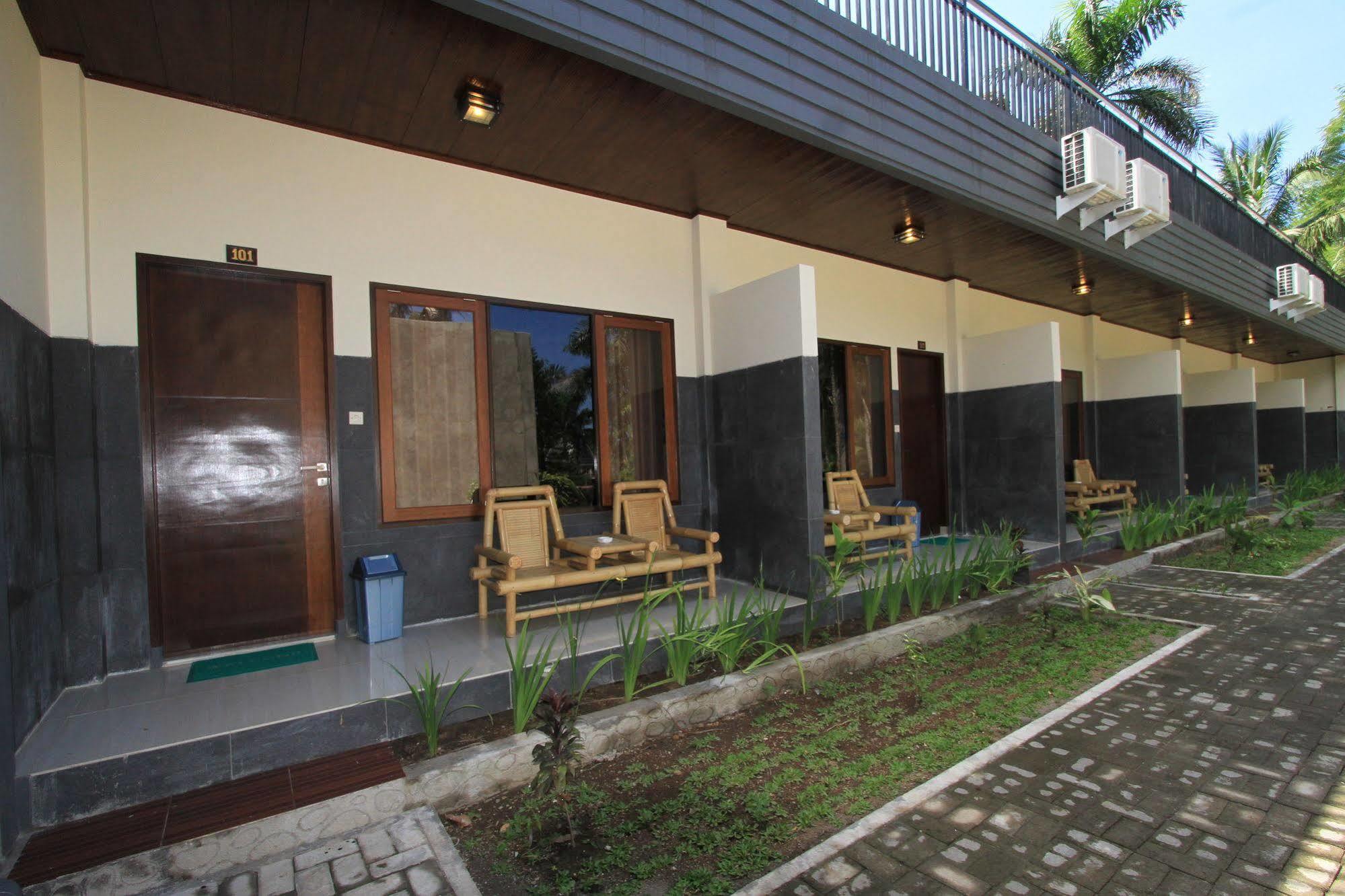 Hotel Bumi Aditya Senggigi Esterno foto
