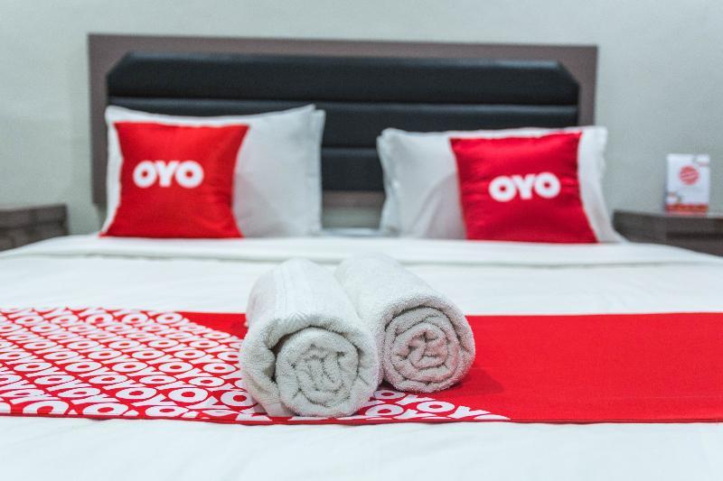 Hotel Bumi Aditya Senggigi Esterno foto
